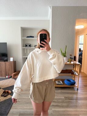 ALO Yoga Cropped Cream Hoodie